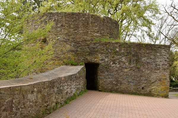 Schlossmauer  oberes Schloss Siegen- (c) R Herling.jpg